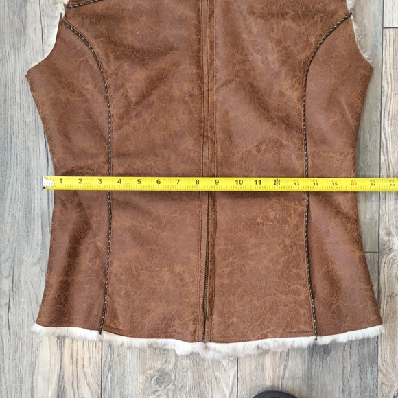 Cripple Creek Faux Fur Vest - Picture 7 of 9